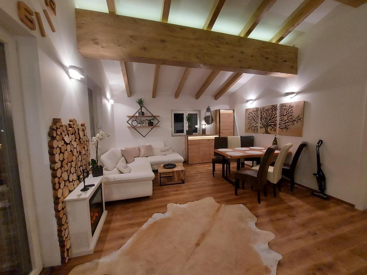 Auszeit Steiraland Penthouse 9 Mit Grossen Balkon Und Parkplatz Leilighet Leoben  Eksteriør bilde