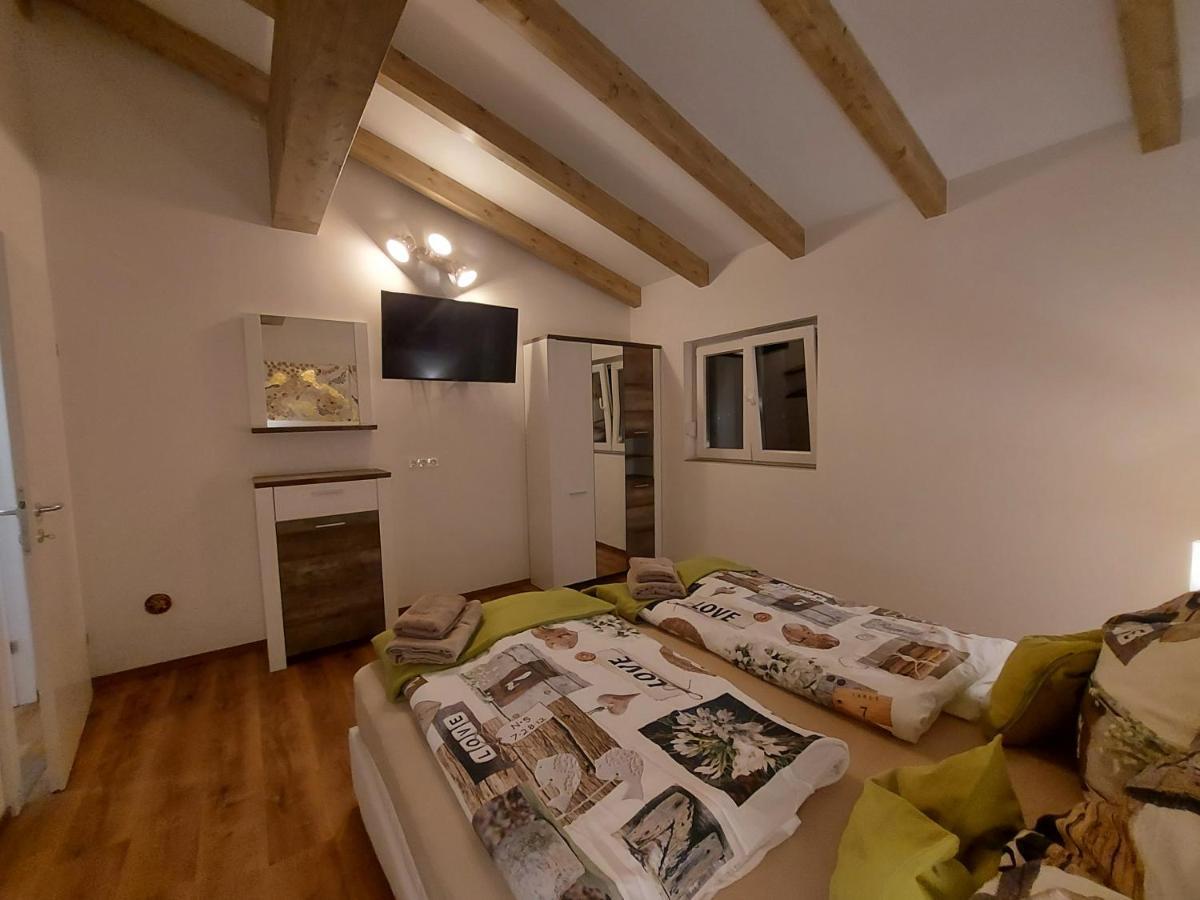 Auszeit Steiraland Penthouse 9 Mit Grossen Balkon Und Parkplatz Leilighet Leoben  Eksteriør bilde