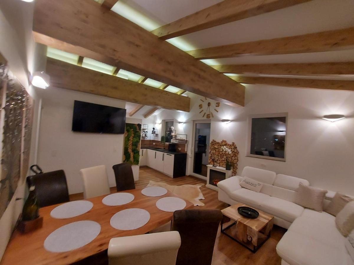 Auszeit Steiraland Penthouse 9 Mit Grossen Balkon Und Parkplatz Leilighet Leoben  Eksteriør bilde