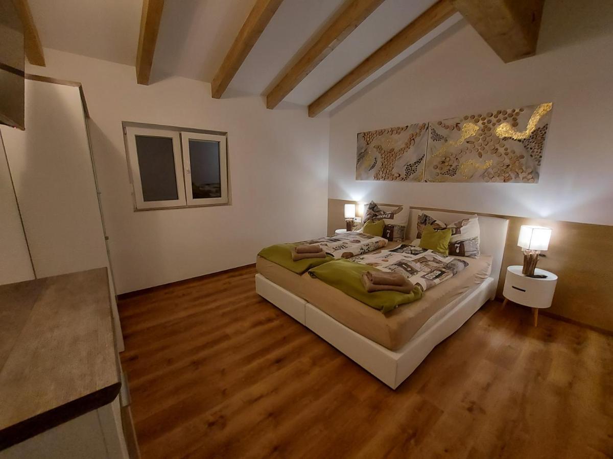 Auszeit Steiraland Penthouse 9 Mit Grossen Balkon Und Parkplatz Leilighet Leoben  Eksteriør bilde