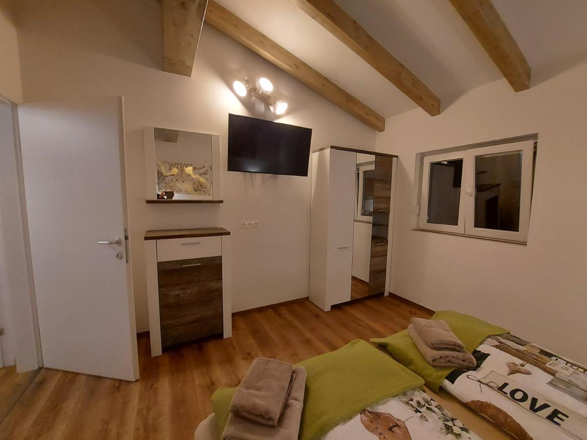 Auszeit Steiraland Penthouse 9 Mit Grossen Balkon Und Parkplatz Leilighet Leoben  Eksteriør bilde