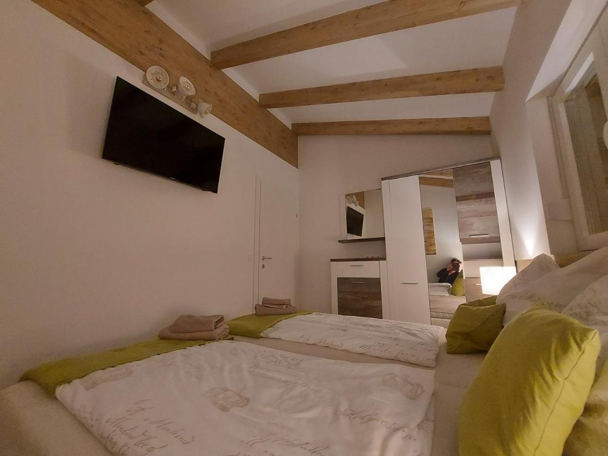Auszeit Steiraland Penthouse 9 Mit Grossen Balkon Und Parkplatz Leilighet Leoben  Eksteriør bilde