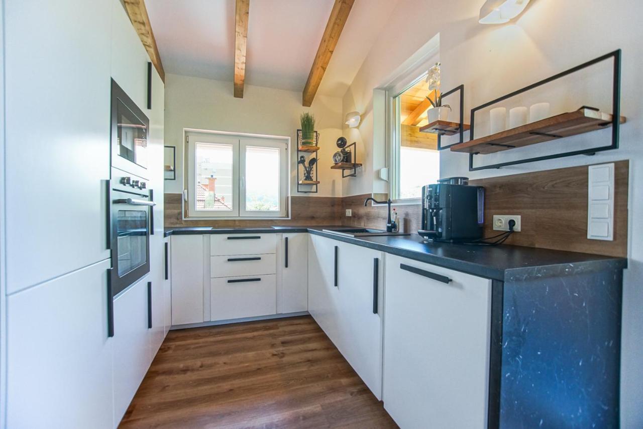 Auszeit Steiraland Penthouse 9 Mit Grossen Balkon Und Parkplatz Leilighet Leoben  Eksteriør bilde